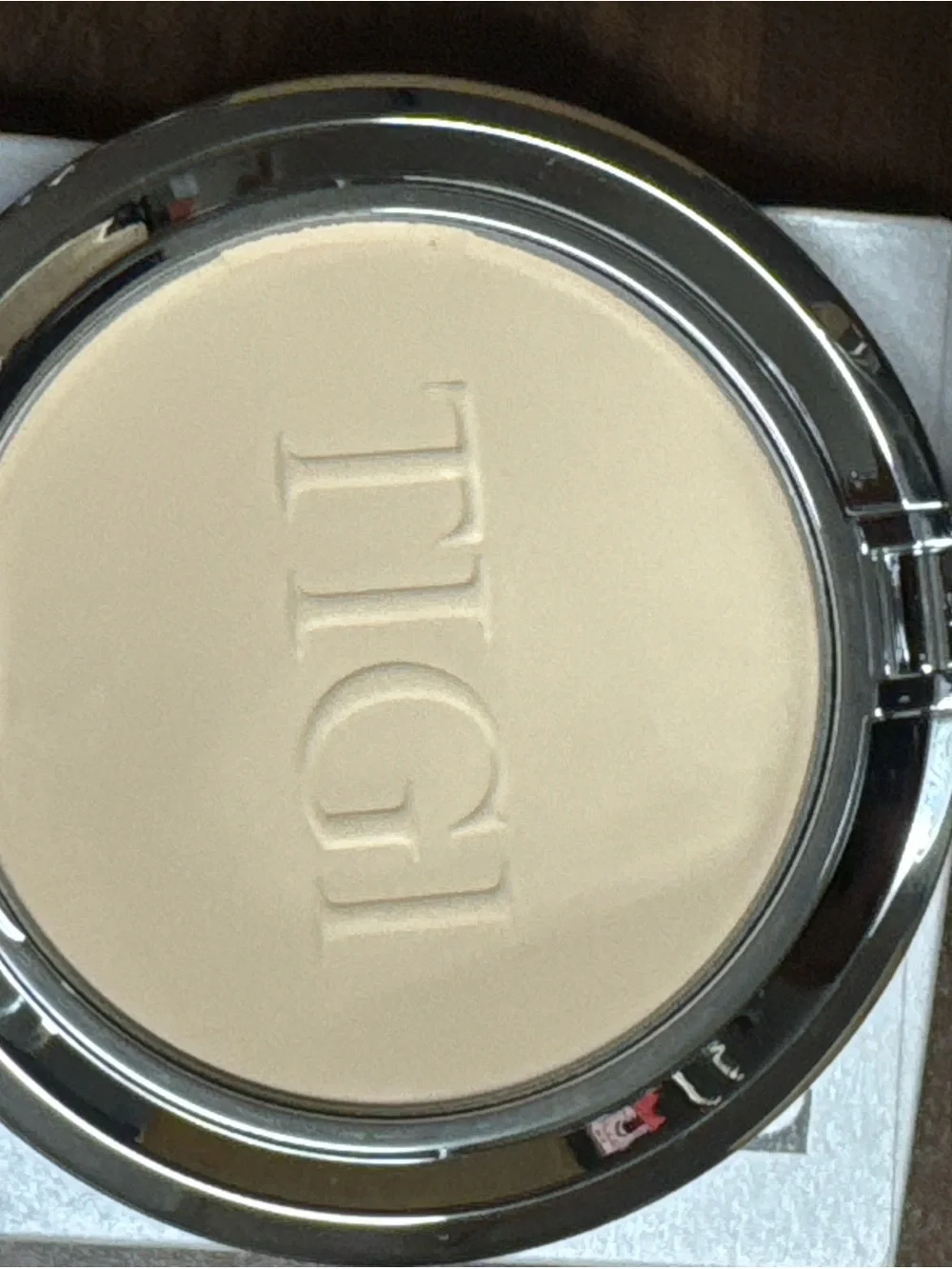 TIGI Powder Foundation Compact - Silver White Packaging